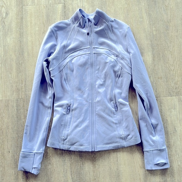Lululemon zip up size 6 worn twice - Picture 4 of 4